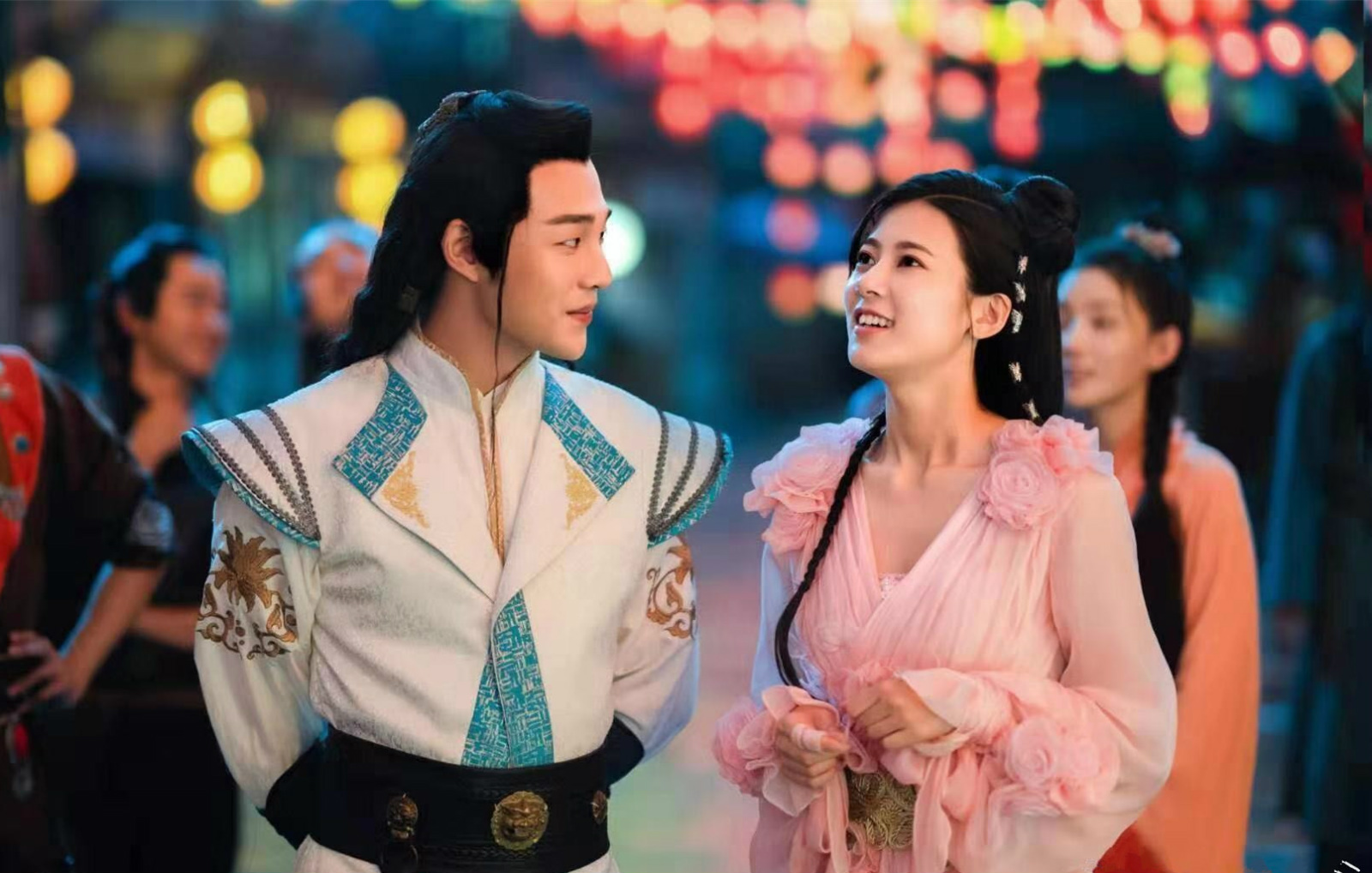 《一夜新娘》高清剧照赵昭仪饰侠女花溶_图-4