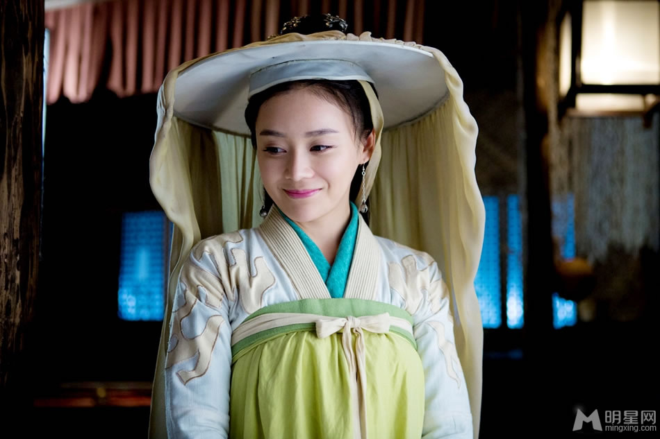 袁姗姗笑傲江湖饰演魔教圣女任盈盈_图-1