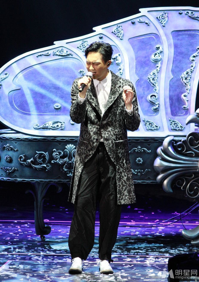 周杰伦开演唱会邀好友张智霖助阵_图-2