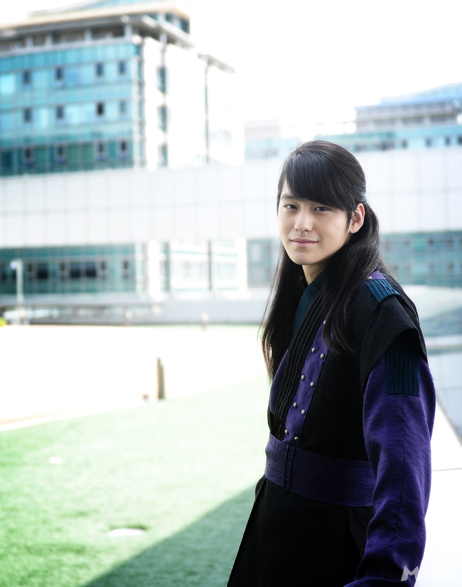 探班火之女神井儿金范帅气定妆照曝光_图-6