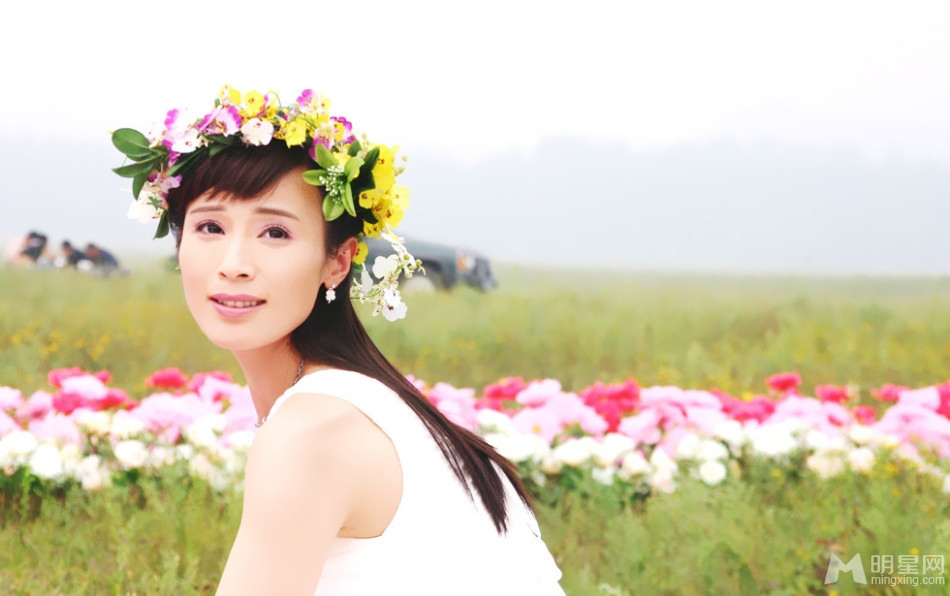 俞灏明石小群8090曝婚纱照姐弟恋唯美来袭_图-5