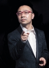 全民电影曝刘仪伟海报表情鬼马逗趣