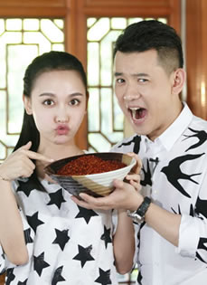 《明星美食地图》孙骁骁李响“情侣装”带你...