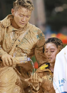 范冰冰李晨微博承认恋情跑男亲密合照曝光