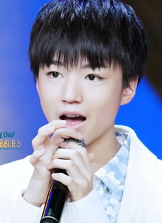 TFBOYS王俊凯参加《天天向上》现场