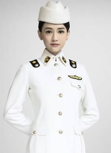 《偏偏喜欢你》曝军校海报陈乔恩英姿飒爽(组...
