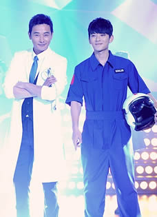 《快乐大本营》8090制服美男激烈对抗