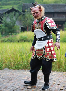 爸爸3胡军携康康回归老爸Cosplay大换装