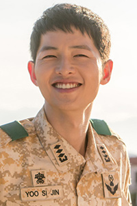《太阳的后裔》幕后花絮宋仲基笑容灿烂
