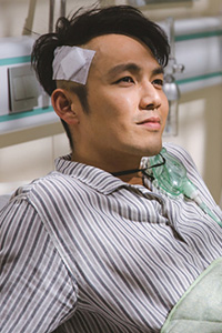 《三人行》发新剧照钟汉良上演“床戏”