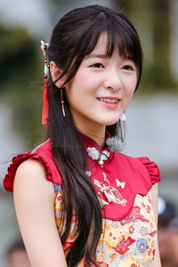 《我们来了》徐娇身穿朱雀装美艳动人