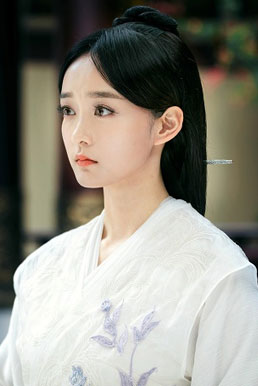 何泓姗《凤弈》剧照饰演叶凝芝
