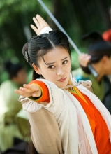 袁姗姗笑傲江湖饰演魔教圣女任盈盈